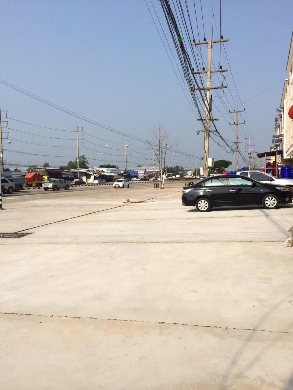 อาคารพาณิชย์สามชั้น 2 คูหา 